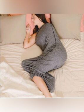 Hug Sleep Swaddle Cocoon Stretch Pod in Size Large Graphite